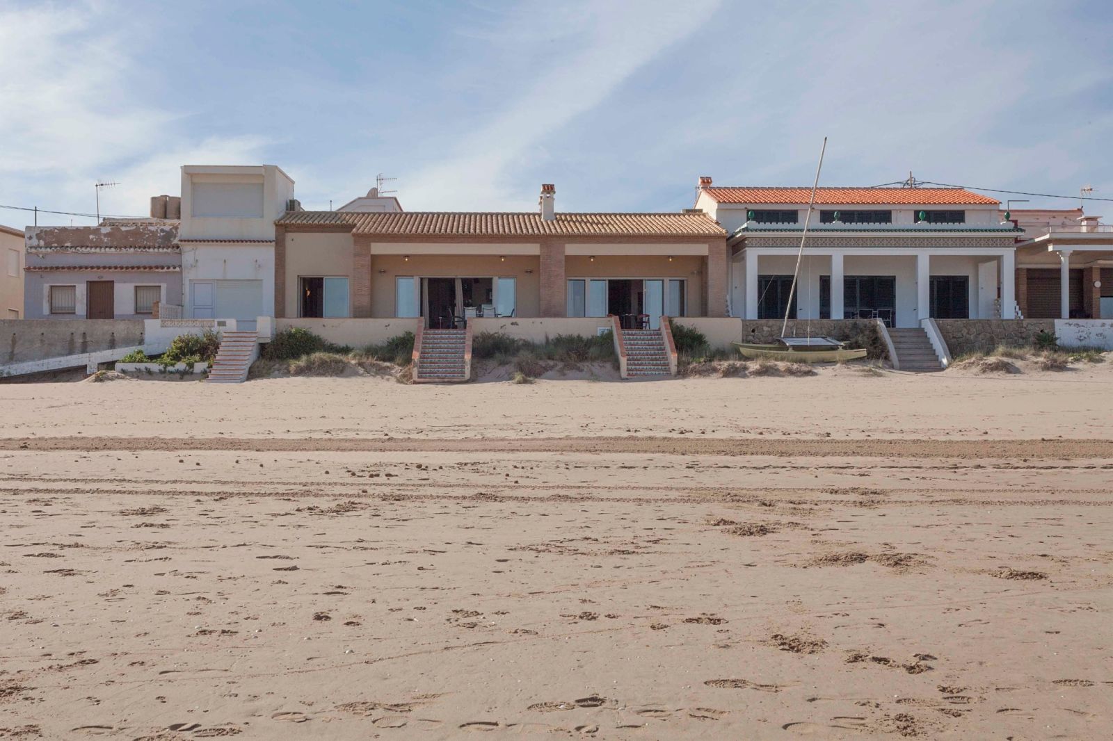 Luxury townhouse on the beachfront of Playa de Oliva