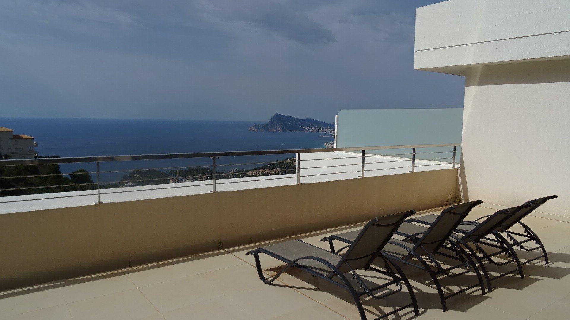 Enorm luxe appartement met panoramisch uitzicht over de baai van Altea