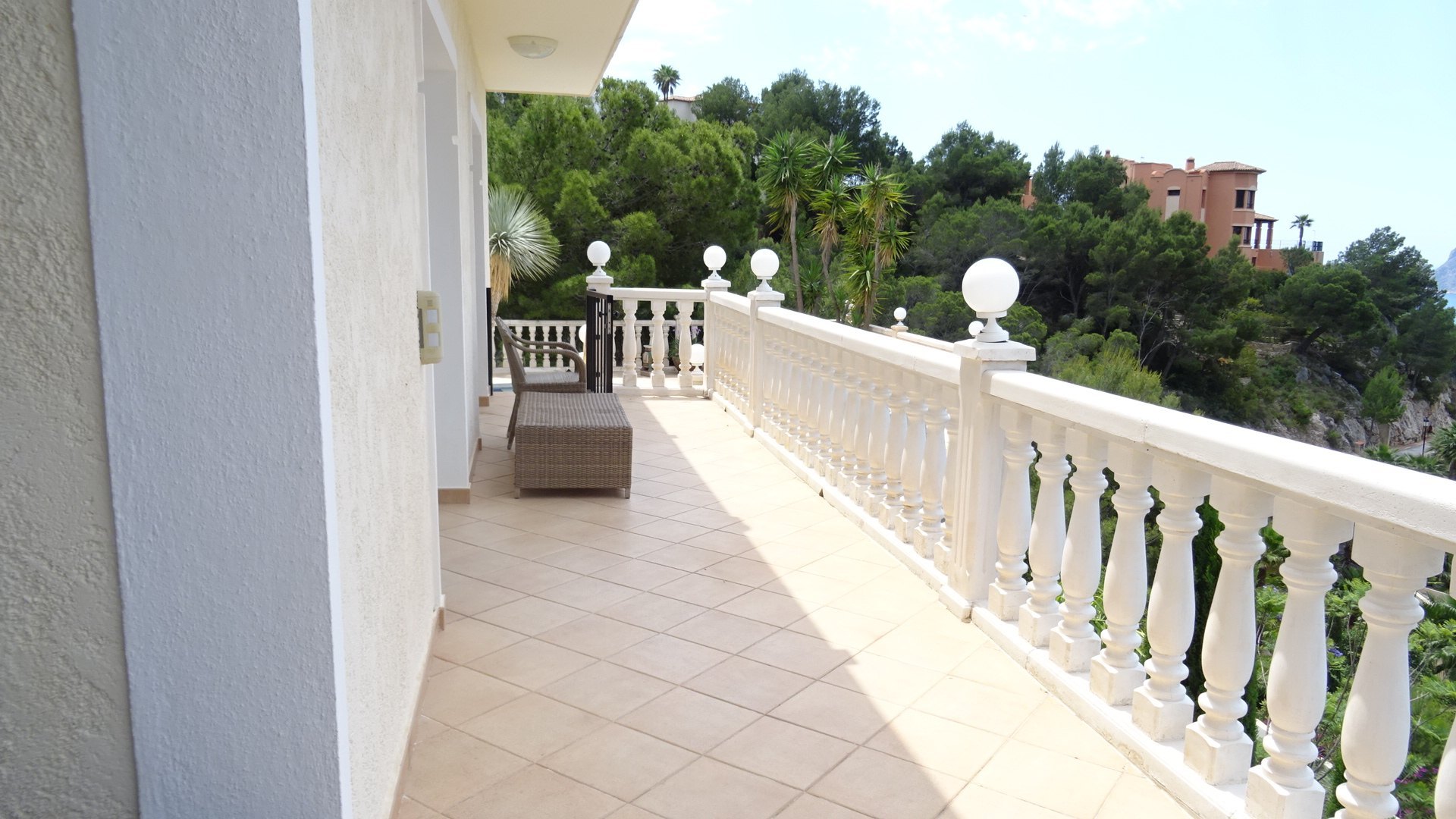 Beautiful contemporary villa with views in Altea Hills