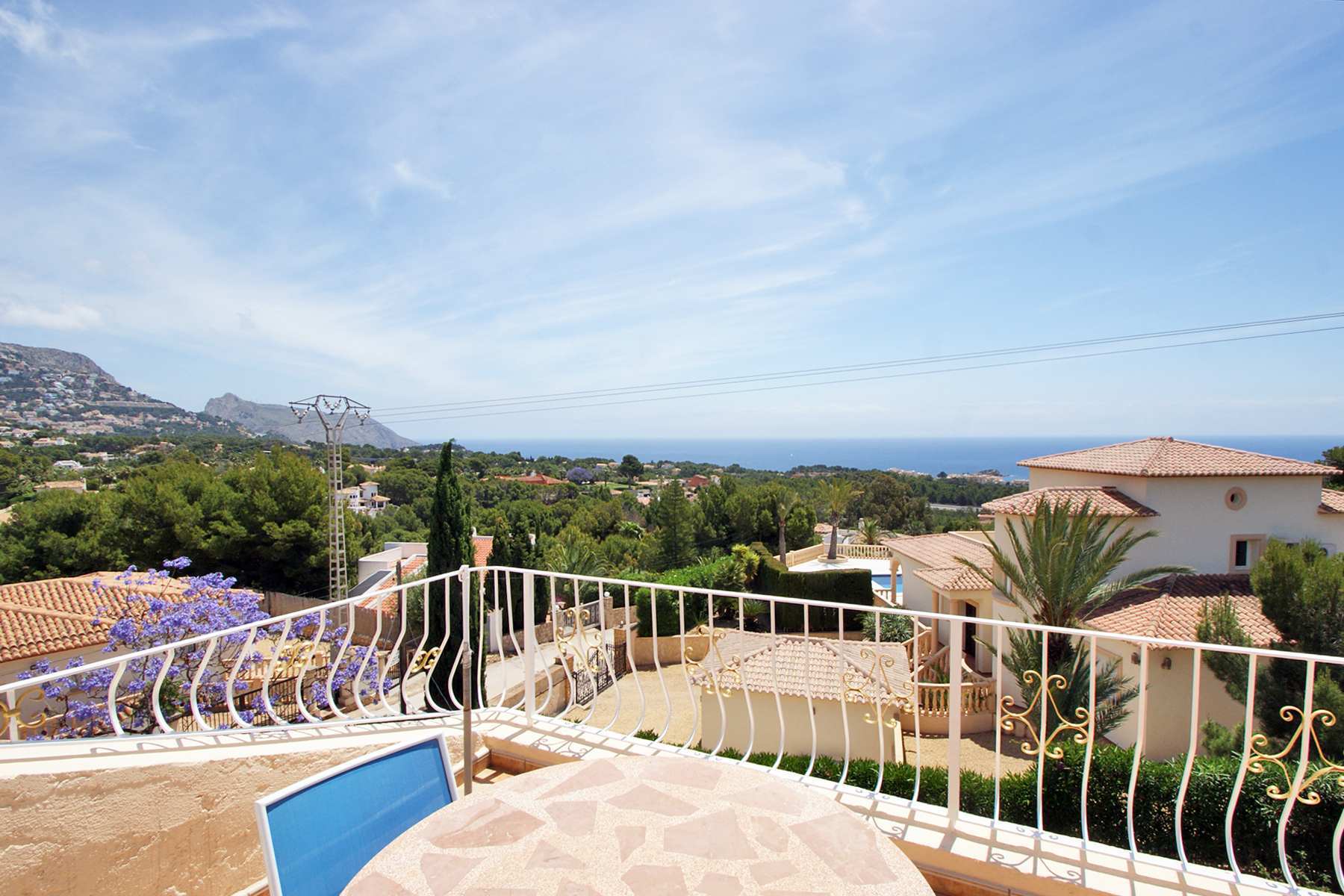 Prachtige villa in de Sierra de Altea met uitzicht op zee.