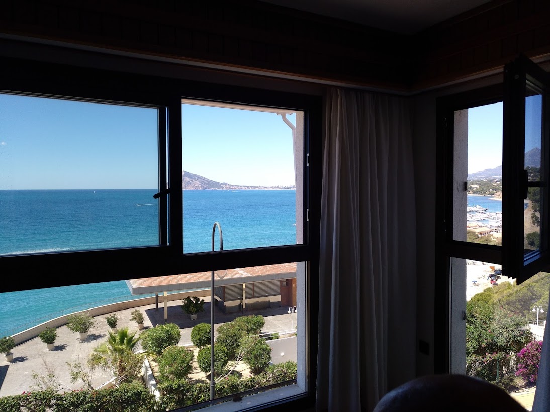Geweldig appartement in Mascarat met uitzicht op zee